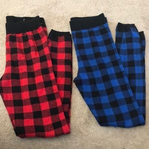 2 pairs of medium soft knit leggings